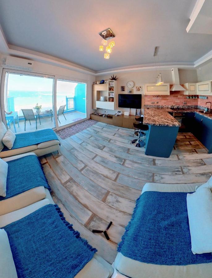 Deluxe Beach Apartment- Sleeps 2 & Private Terrace CCharaki Buitenkant foto